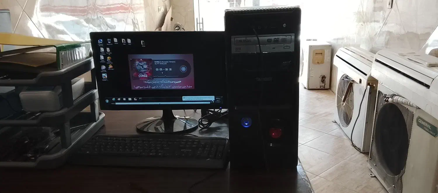 کامپیوتر خانگی همراه با میز وصندلی|رایانه رومیزی|محمدشهر, همایون ویلا|دیوار