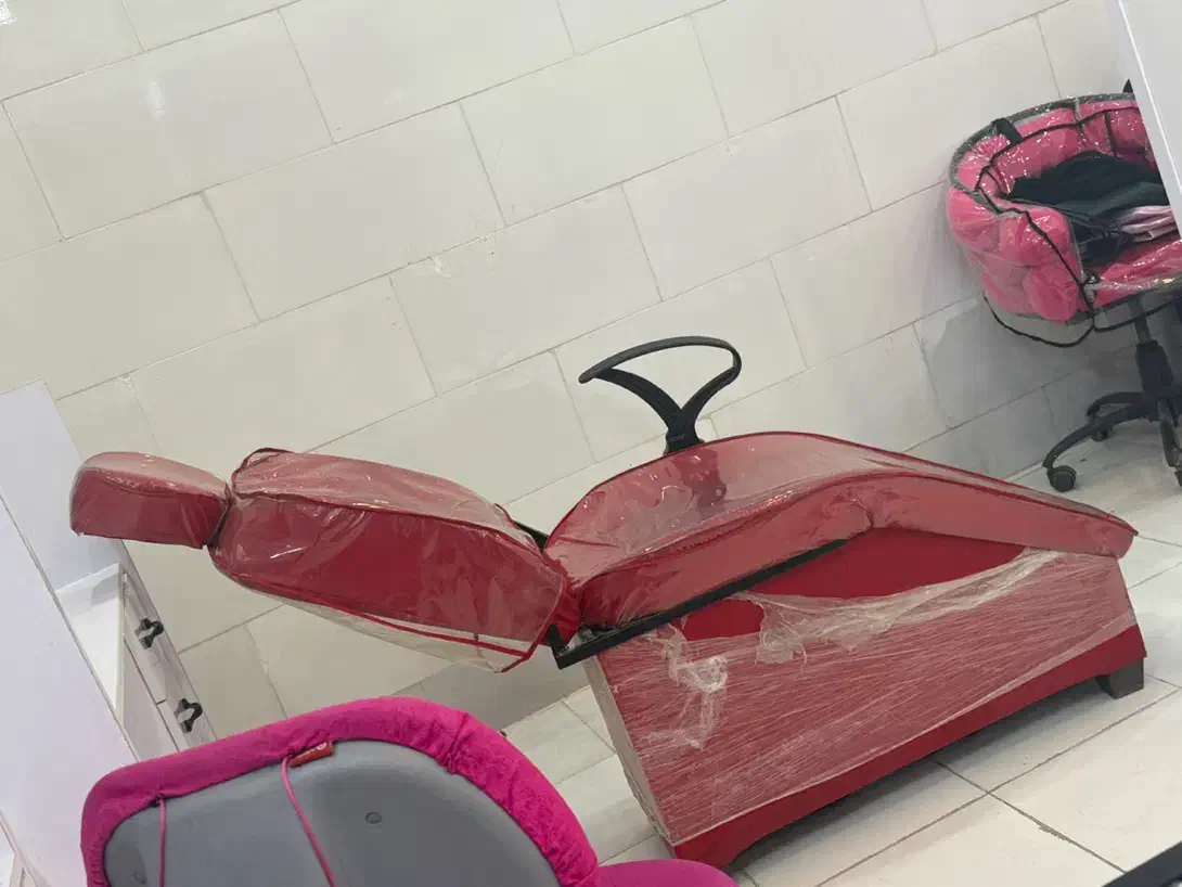 صندلی اصلاح تجهیزات سالن زیبایی در حد نو|آرایشگاه و سالنهای زیبایی|باوی, |دیوار