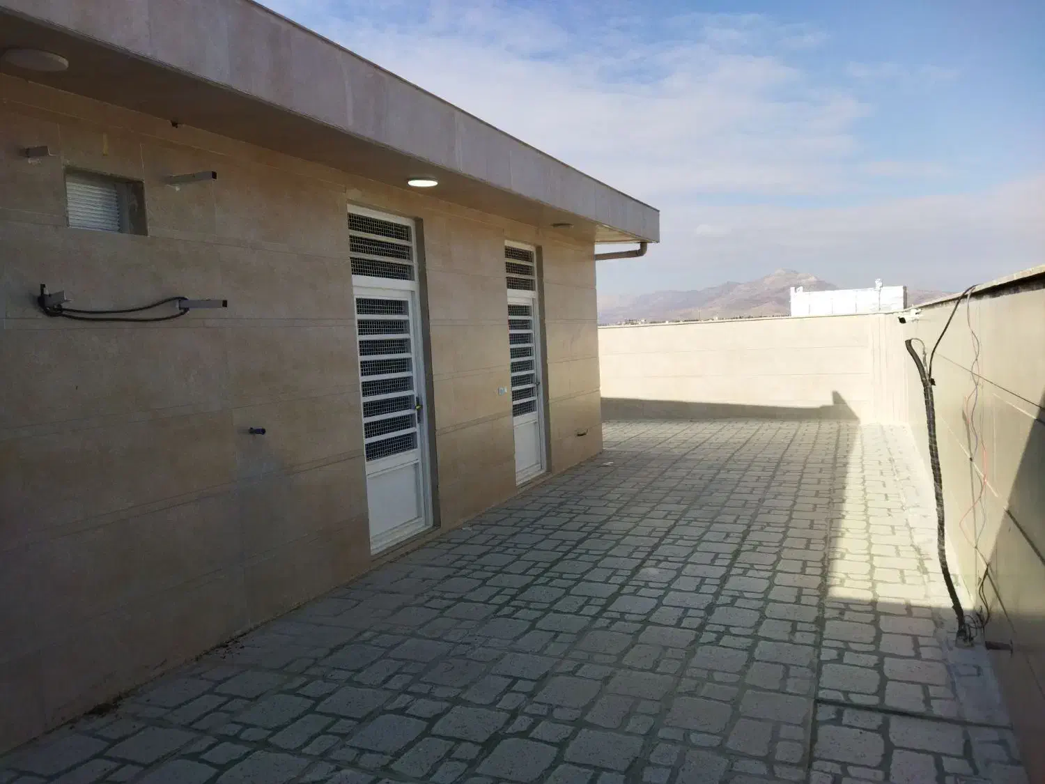 ساختمان مسکونی شهرک رجاییاخر خیابان حافظ|فروش خانه و ویلا|کوهدشت, |دیوار