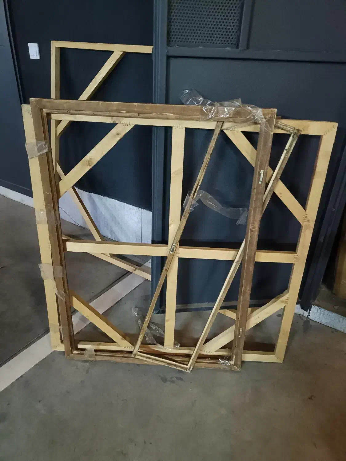 تعدادی قاب عکس چوبی دست دوم|تابلو، نقاشی، عکس|کرج, کوی مهر|دیوار