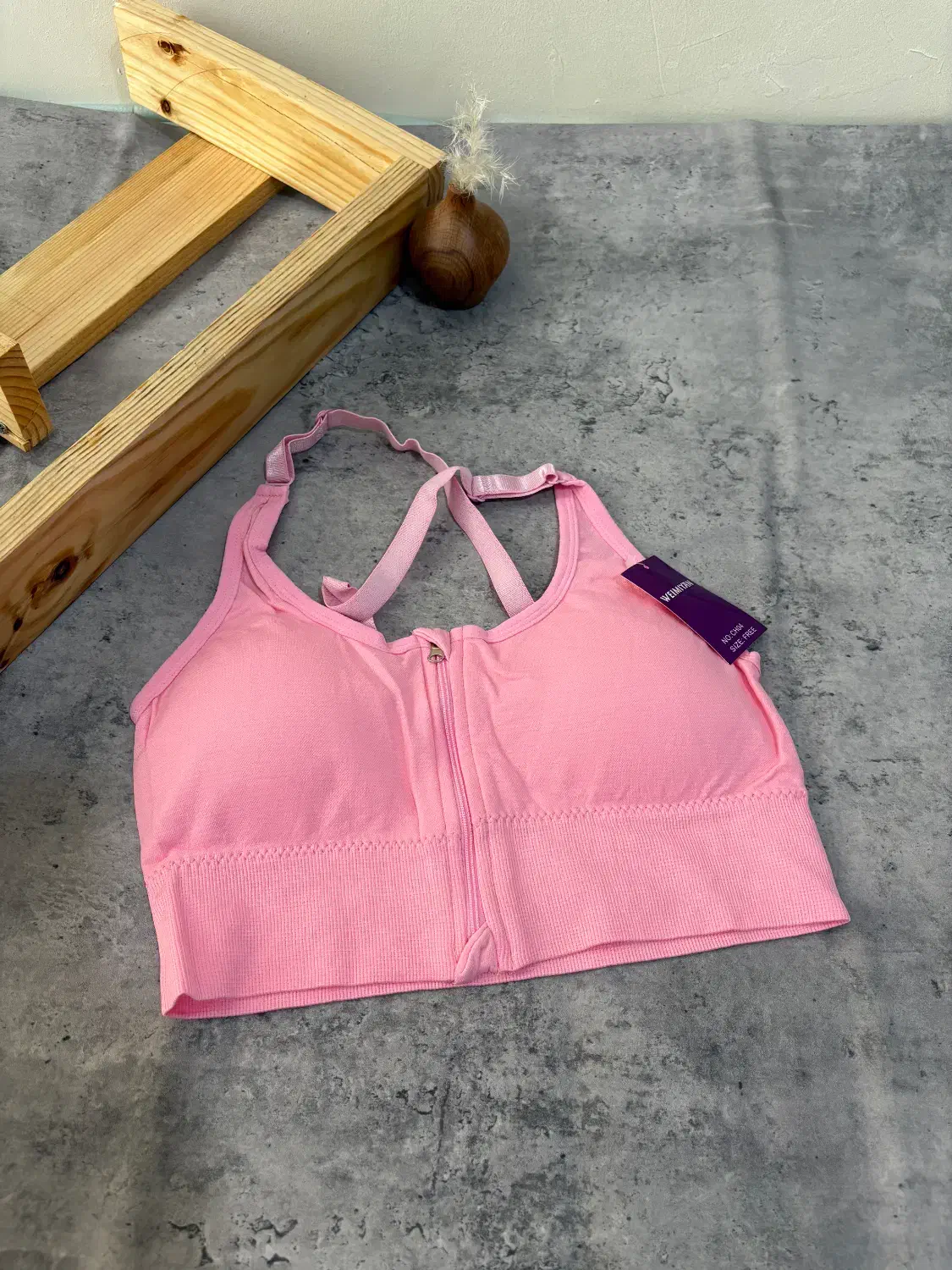 نیمتنه و کراپ|لباس|کرج, برغان|دیوار