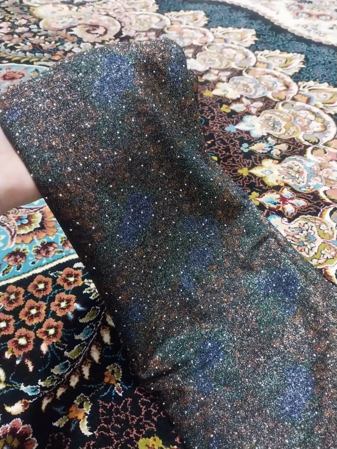 پارچه لمه زر دار ۲ متر و۲۰ سانتی|لباس|اسلامآباد غرب, |دیوار