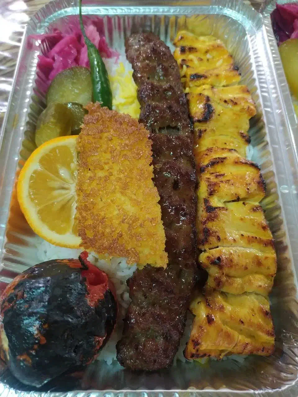 تهیه غذای گیلاس با برنج درجه یک ایرانی و گوشت گرم|خدمات پذیرایی، مراسم|قم, زنبیل آباد|دیوار