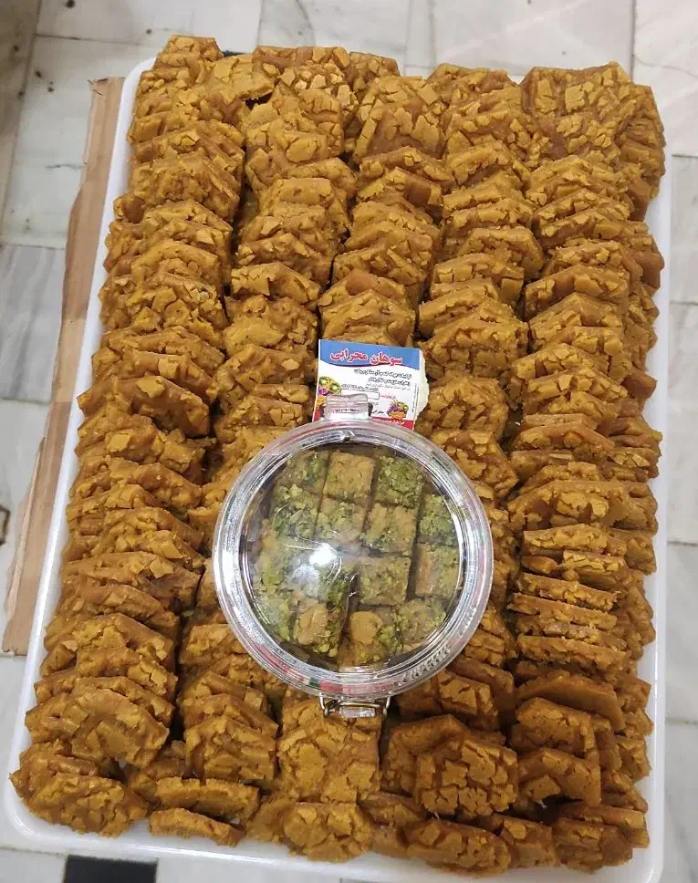 پزنده،گلکن گلچین ماهر وکارگر ساده برای سوهان پزی|استخدام خدمات فروشگاه و رستوران|قم, نیروگاه|دیوار