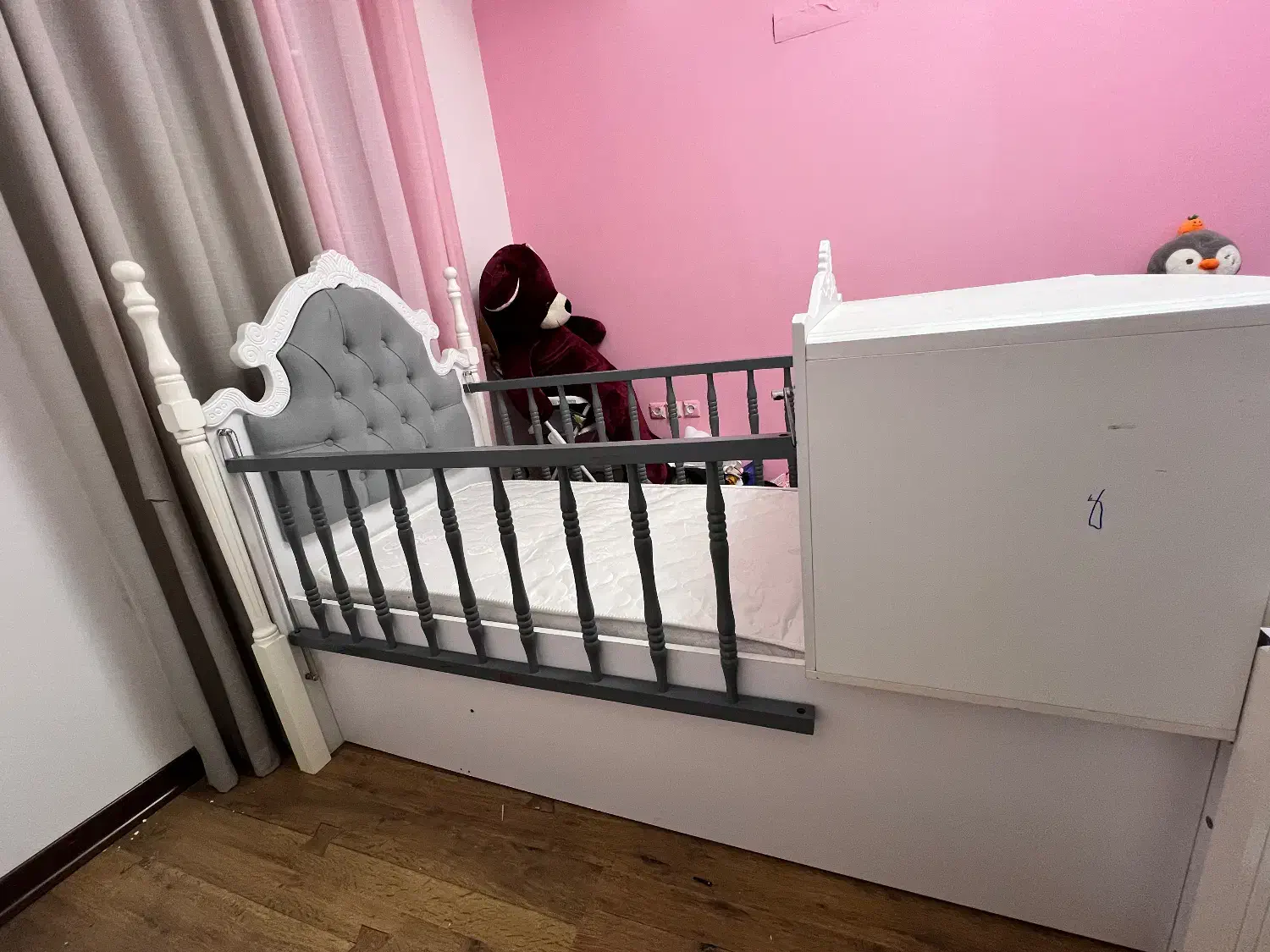 تخت کودک و نوجوان|تخت و سرویس خواب|ساری, |دیوار