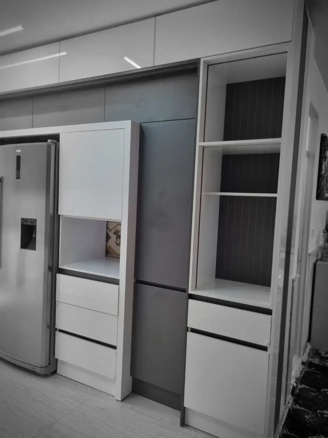 ساخت وتعمیر کابینت و کمد دیواری متری ۸۰۰۰|خدمات پیشه و مهارت|ساوه, |دیوار