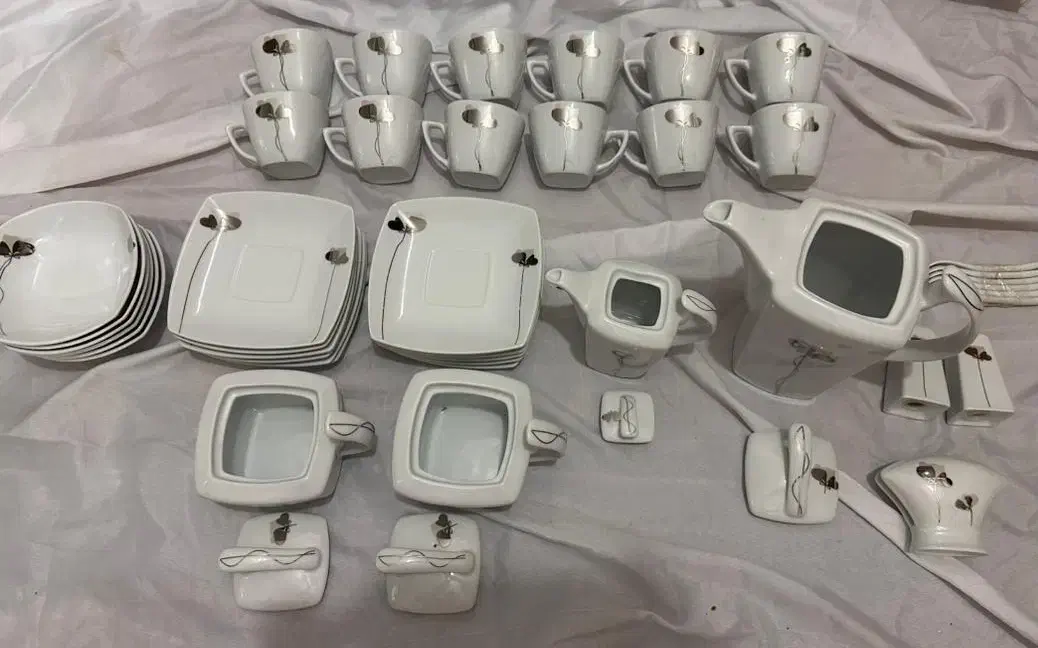 سرویس چینی ۱۲ نفره|ظروف سرو و پذیرایی|زنجان, |دیوار