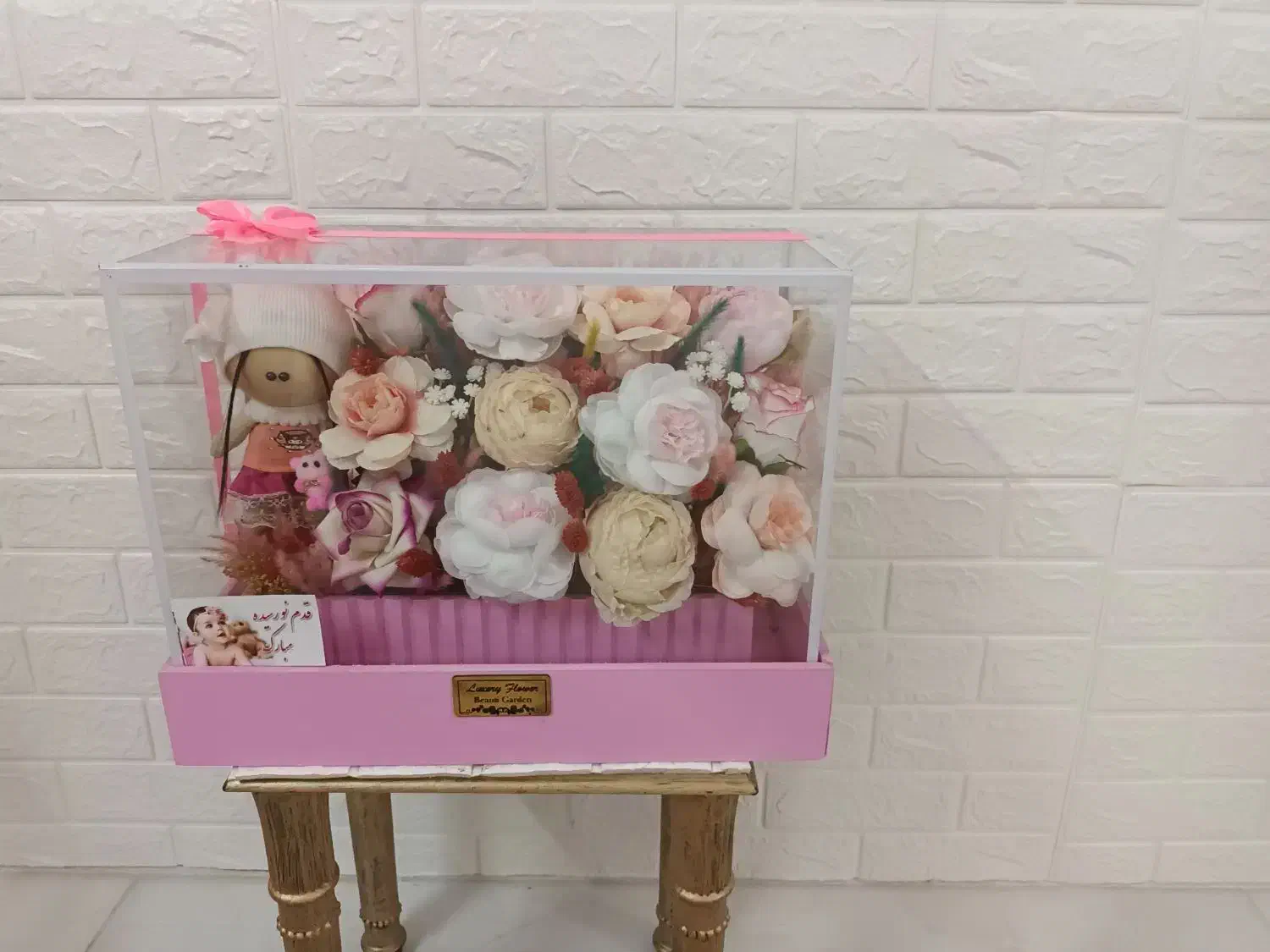 گل خارجی|گل مصنوعی|قم, شهر قائم|دیوار