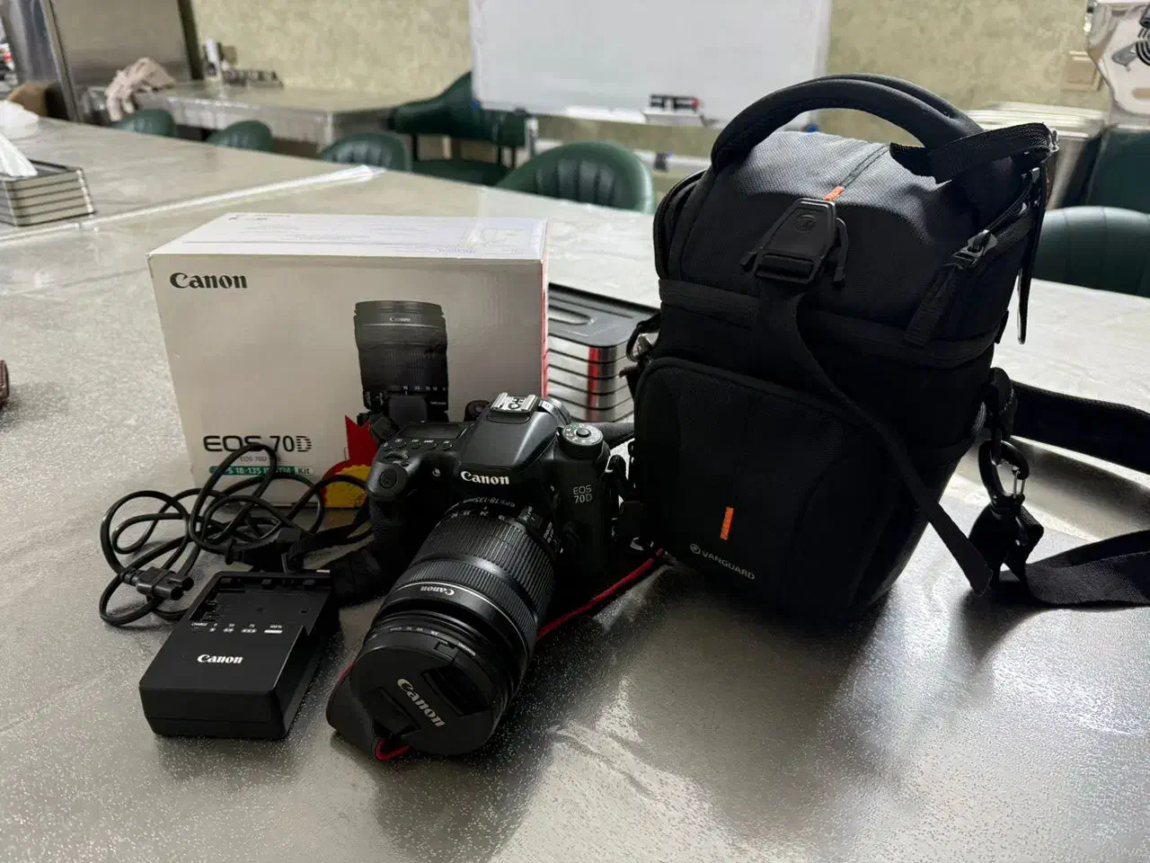 دوربین canon EOS70D|دوربین عکاسی و فیلم‌برداری|اصفهان, سروستان|دیوار