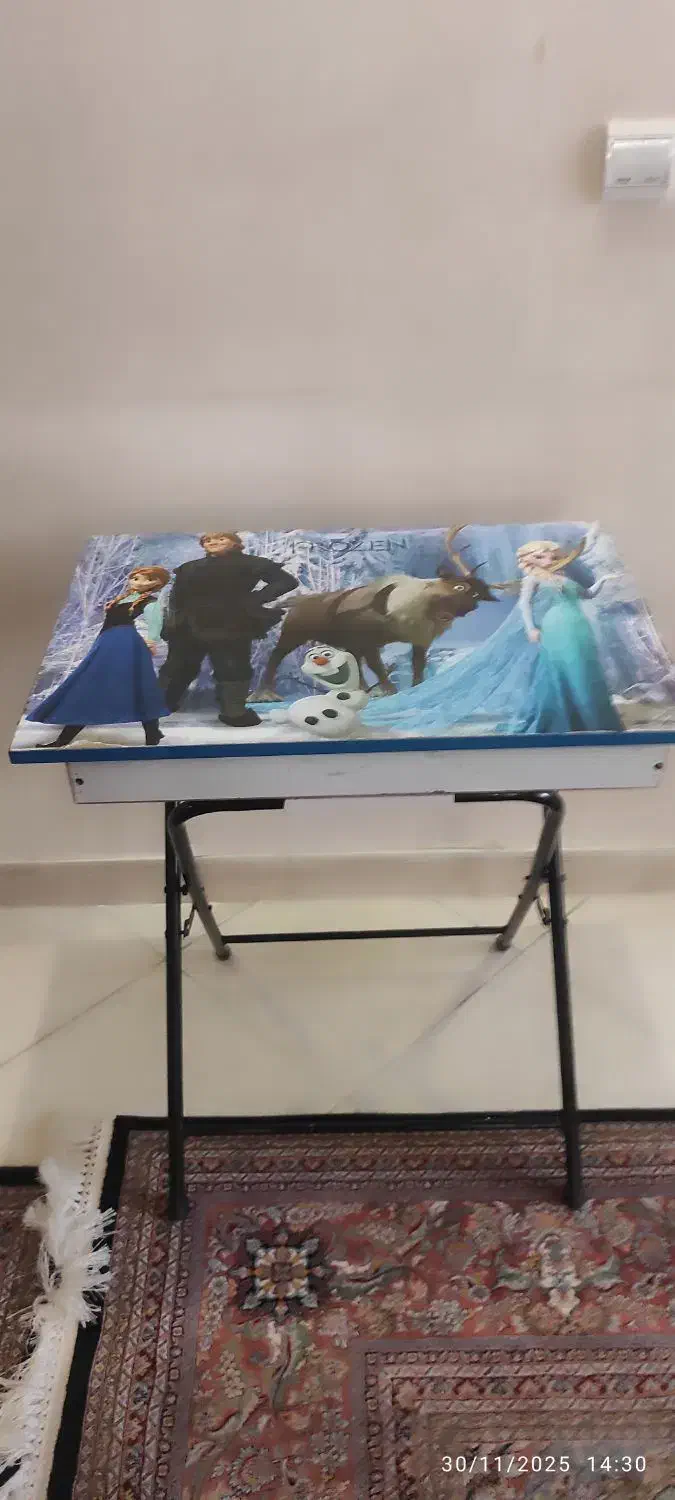 میز تحریر کودک|میز تحریر و کامپیوتر|ری, منصوریه منگل|دیوار