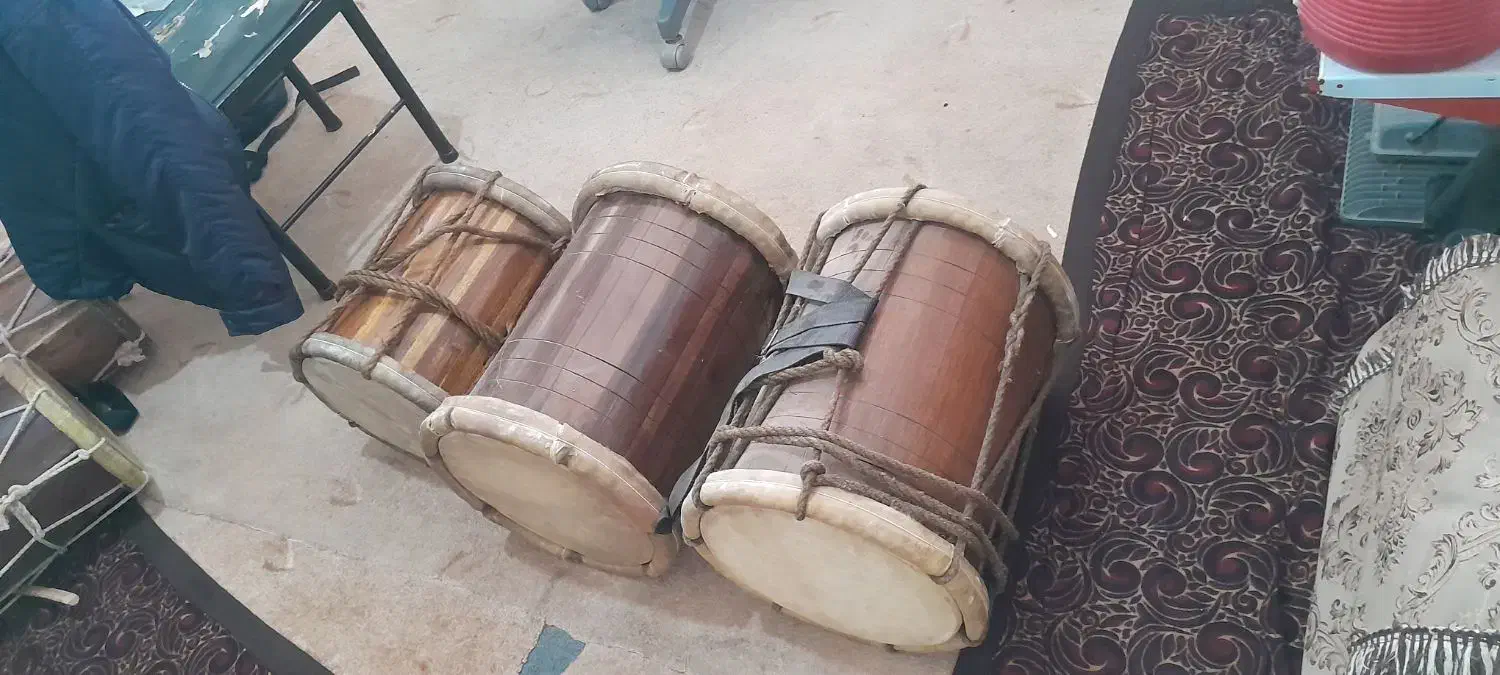 دمام چوب سرخ|سازهای سنتی|خورموج, |دیوار