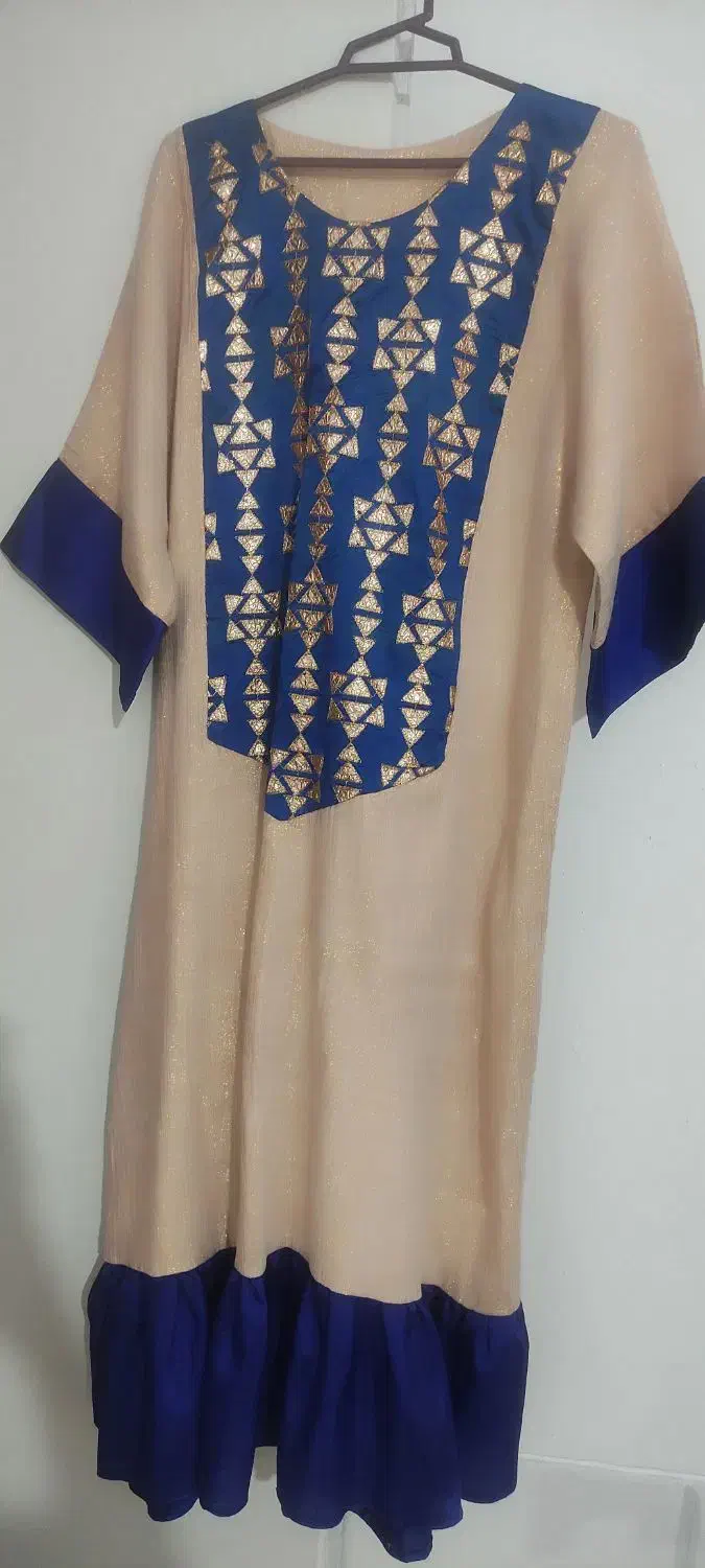 پیراهن|لباس|شیراز, بعثت|دیوار