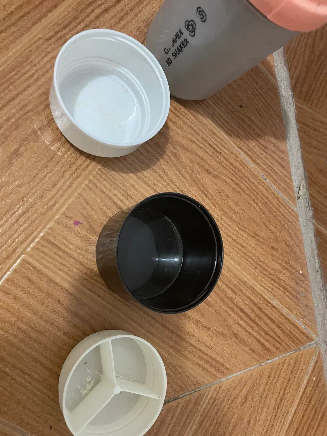 شیکر ورزشی|ظروف نگهدارنده، پلاستیکی، یک‌بارمصرف|اصفهان, نقش جهان|دیوار