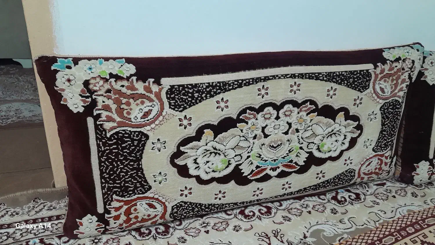 دو جفت پشتی|پشتی|مشهد, شهید معقول|دیوار