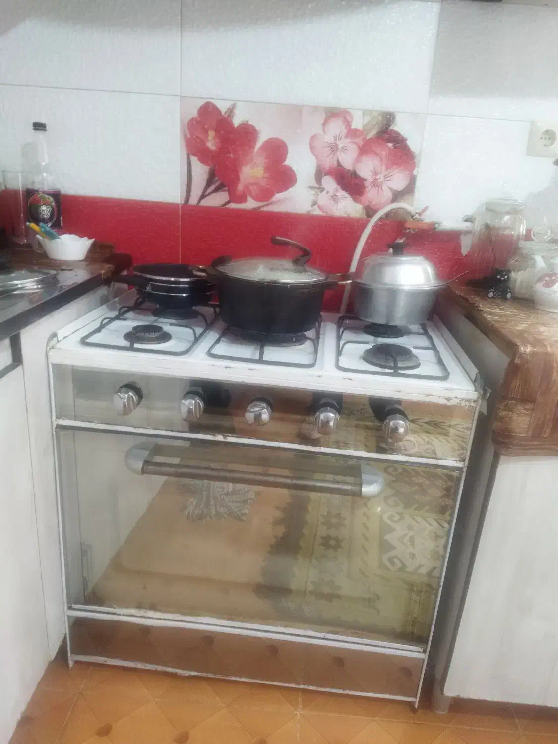 یک عدد یخچال فریزر سوزان و یک عدد گاز|یخچال و فریزر|رودسر, |دیوار