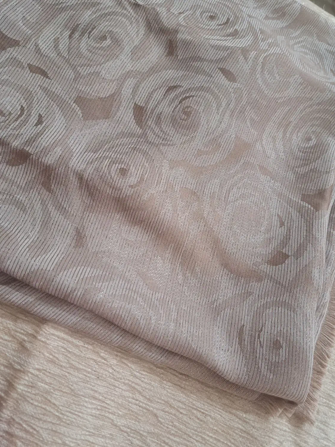 روسری ابریشم سایز ۱۴۰|لباس|قائمشهر, |دیوار