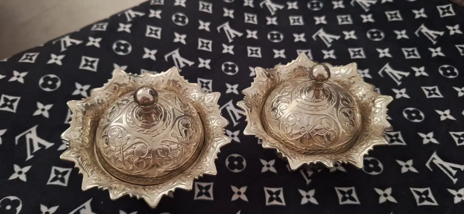 قندان ترک|کلکسیون اشیاء عتیقه|لاهیجان, انقلاب|دیوار