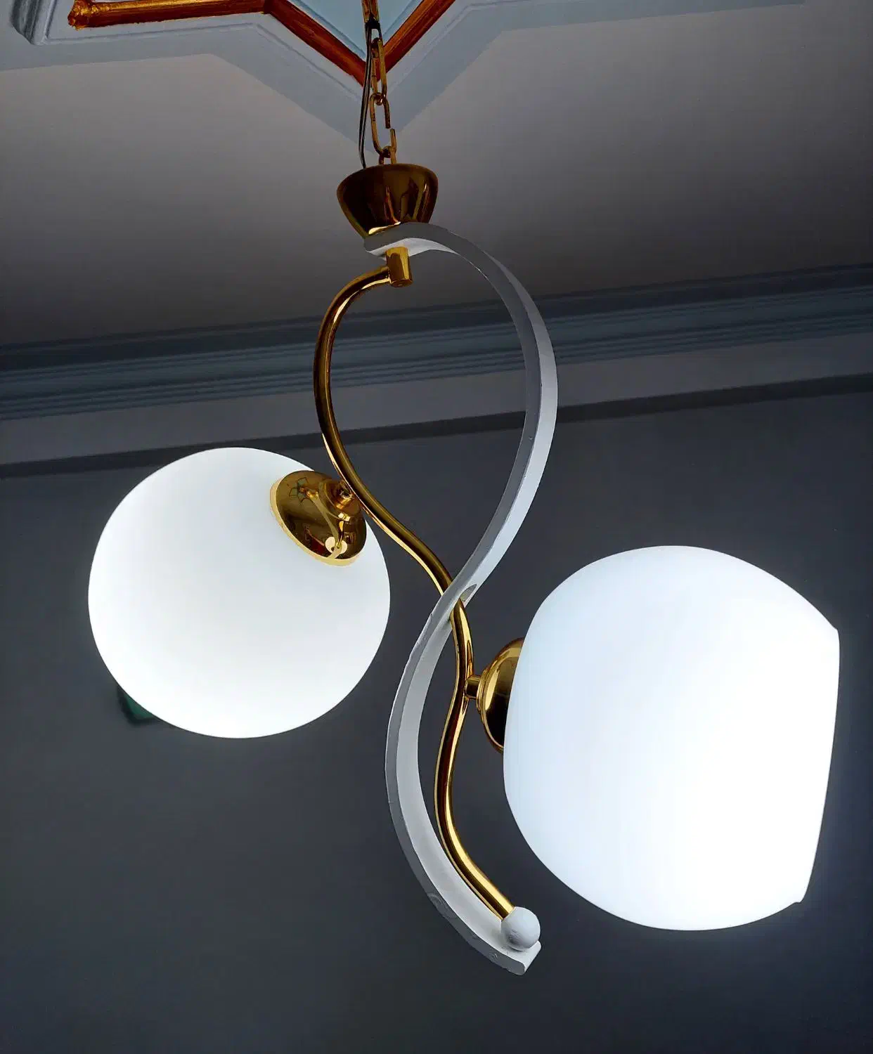 دو عدد لوستر و دو عدد چراغ خواب دیواری|لوستر و چراغ آویز|مراغه, |دیوار