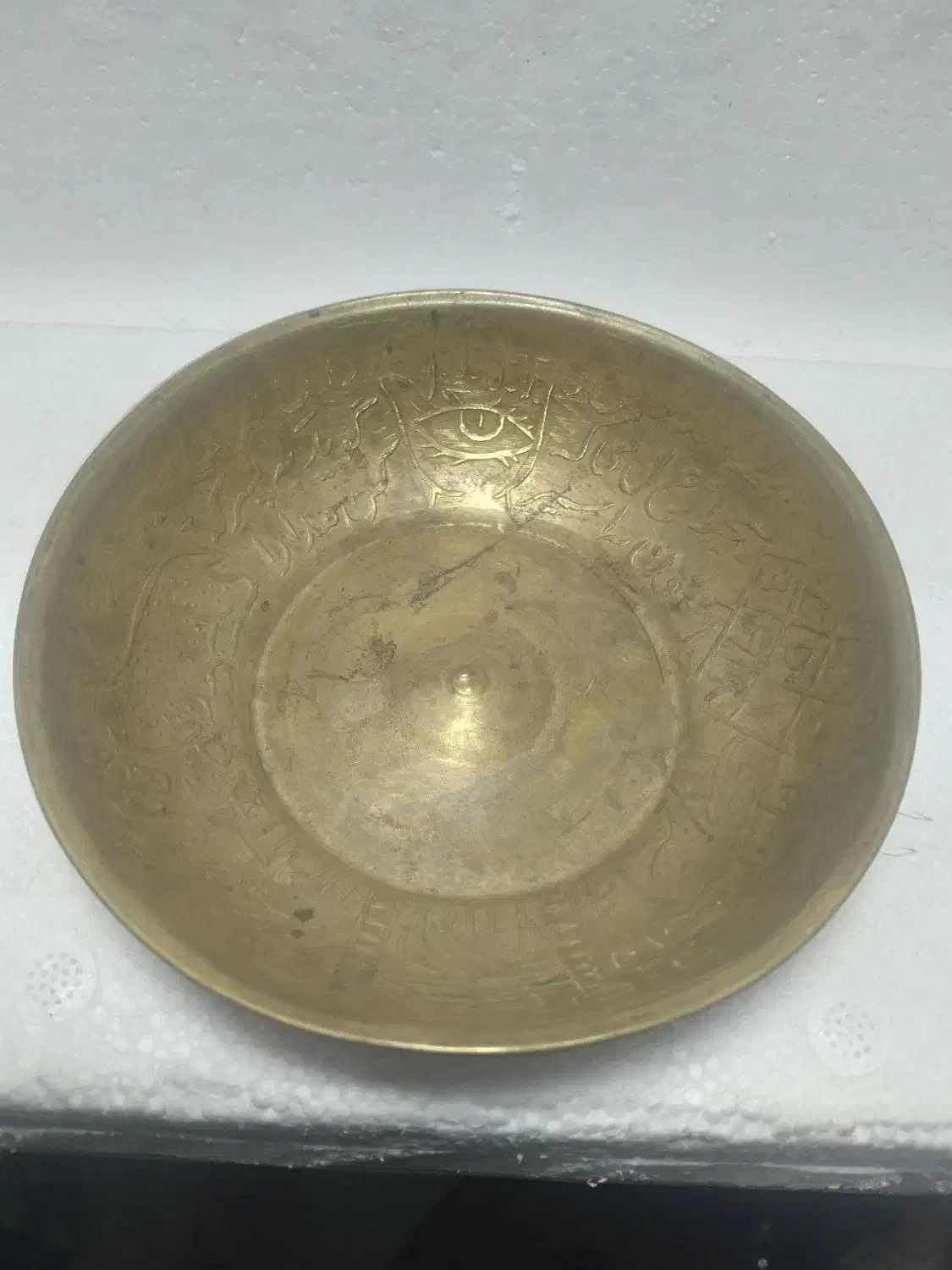 تاس قدیمی و تعدادی سنگ آسیاب اصل آزمایش شده|کلکسیون اشیاء عتیقه|رشت, دیلمان|دیوار