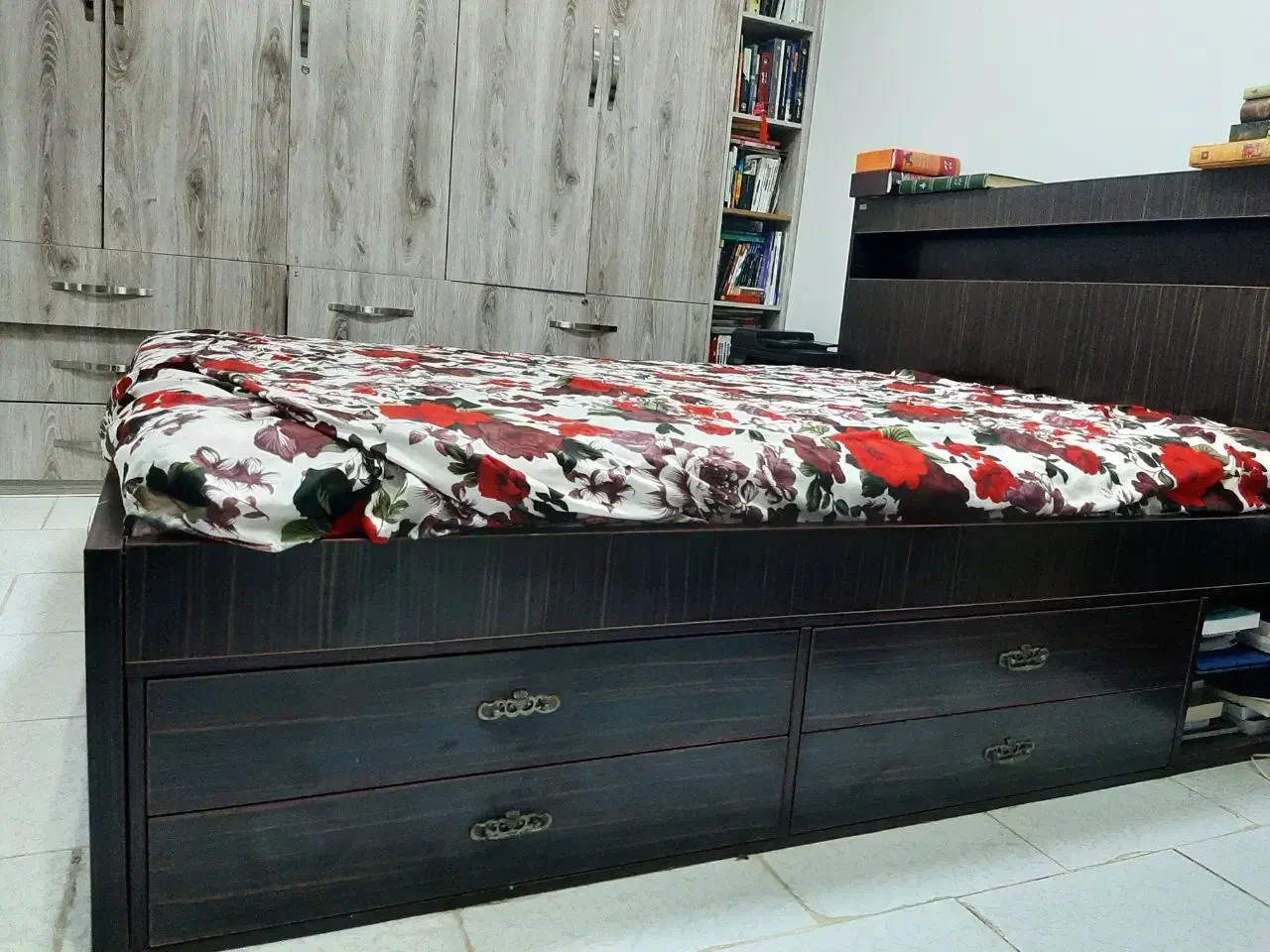 تخت دونفره در حد نو با تشک خوشخواب|تخت و سرویس خواب|کرج, عظیمیه|دیوار