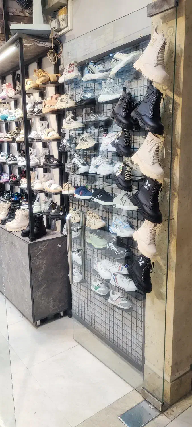ویترین مغازه دکور کفش|فروشگاه و مغازه|مشهد, گلشور|دیوار