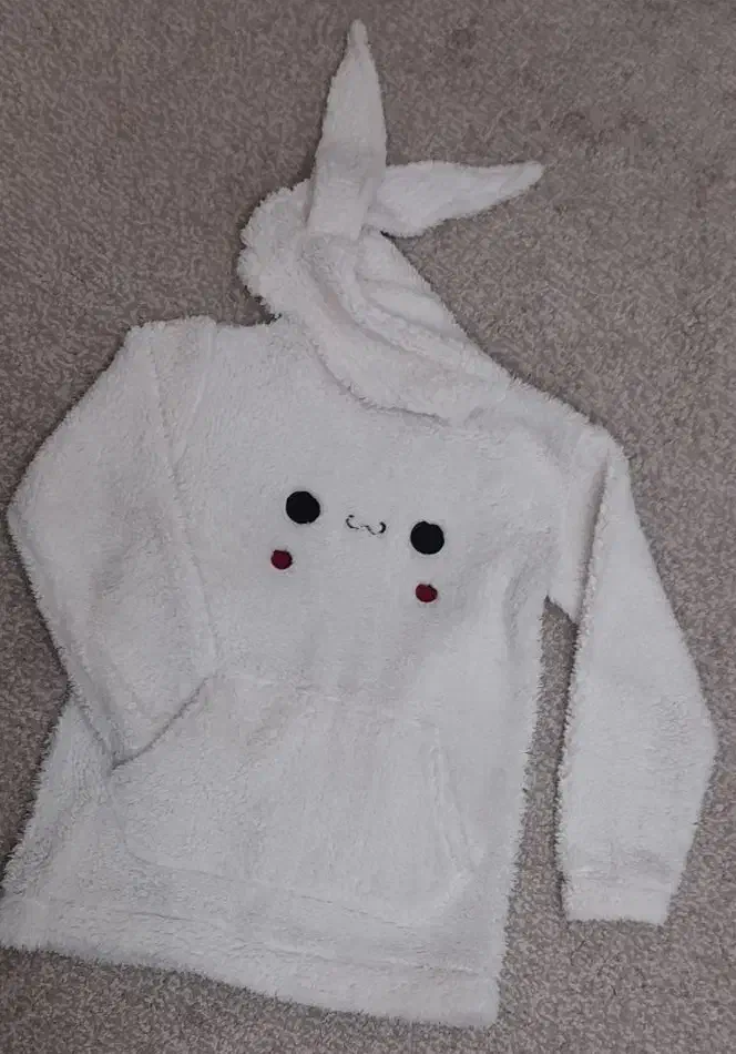 2 هودی پشمی|لباس|کاشان, قطب راوندی|دیوار