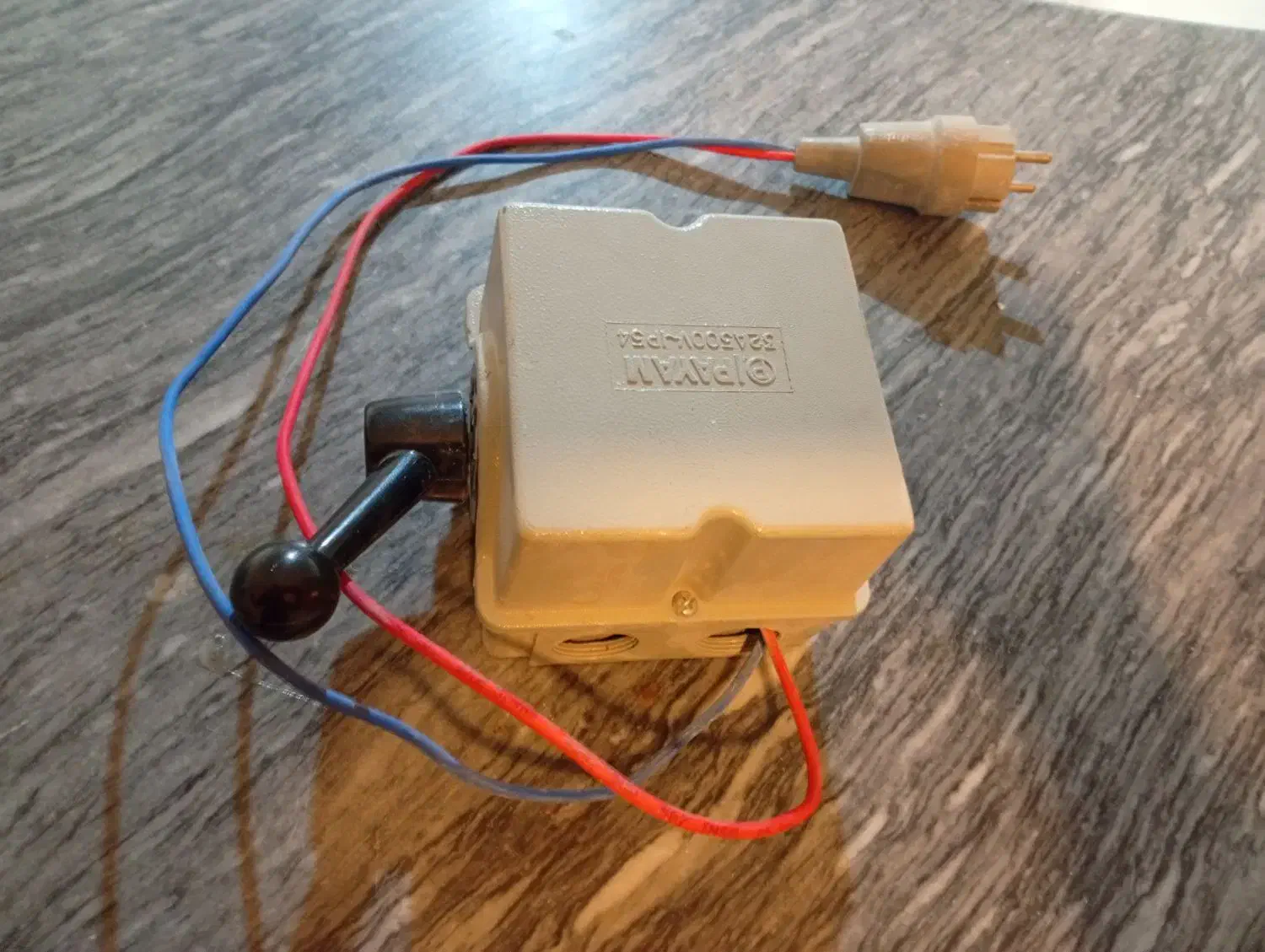 کلید بالا بر صفر و وسایل ساختمان|مصالح و تجهیزات ساختمان|تبریز, |دیوار