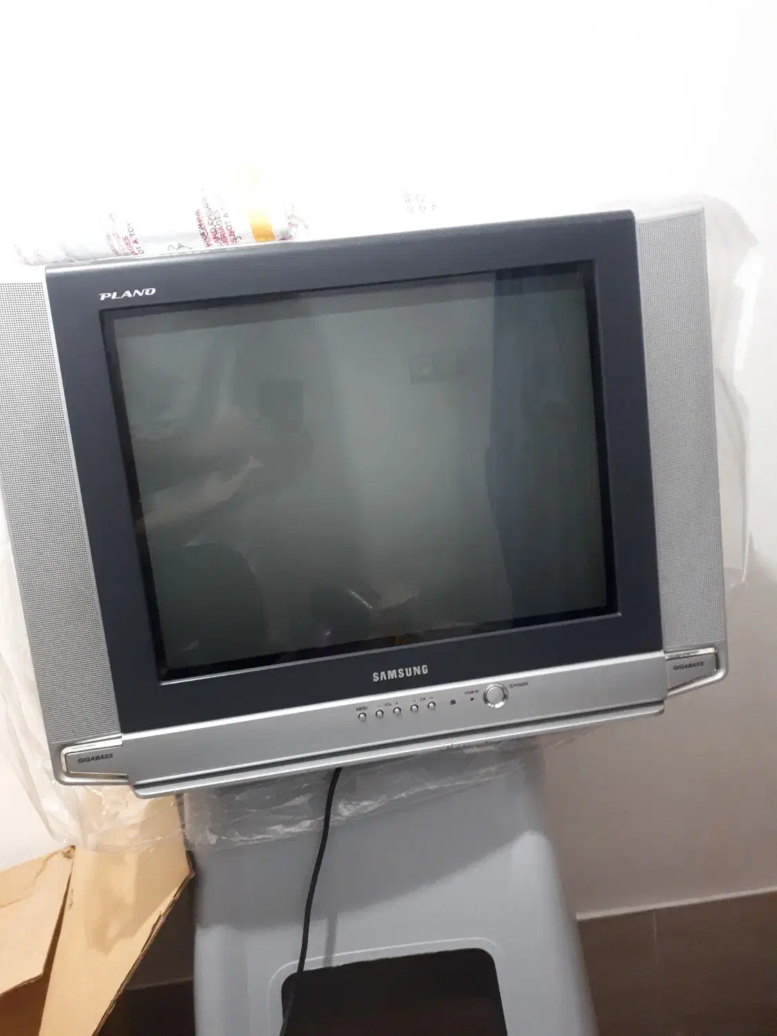 تلویزیون ۲۱نونو|تلویزیون و پروژکتور|سبزوار, قصبه غربی|دیوار