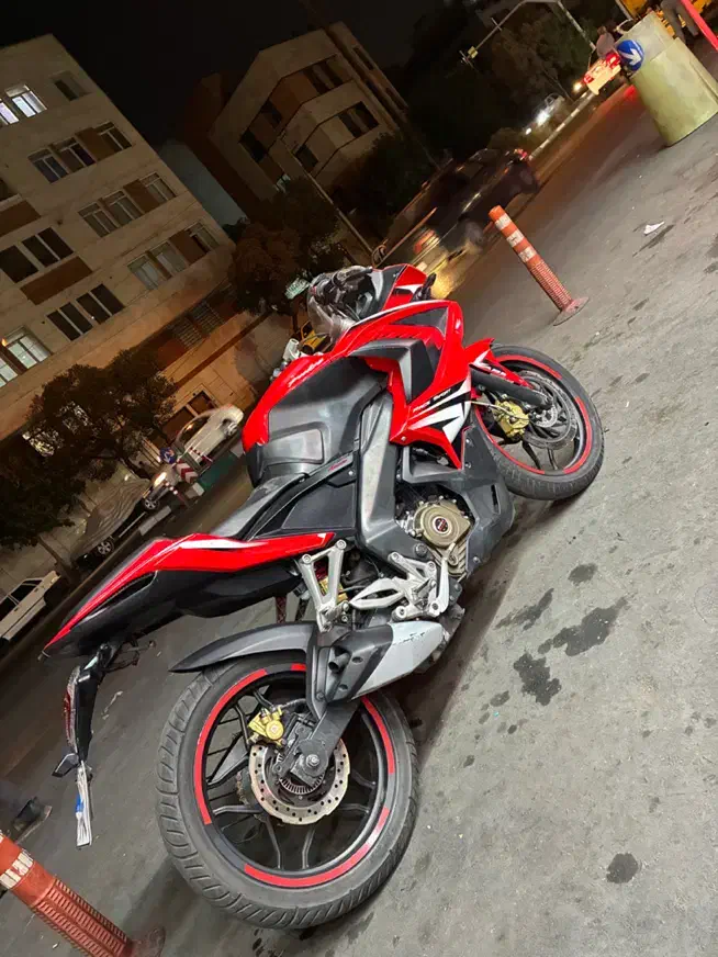 RS 200|موتورسیکلت|تهران, طرشت|دیوار