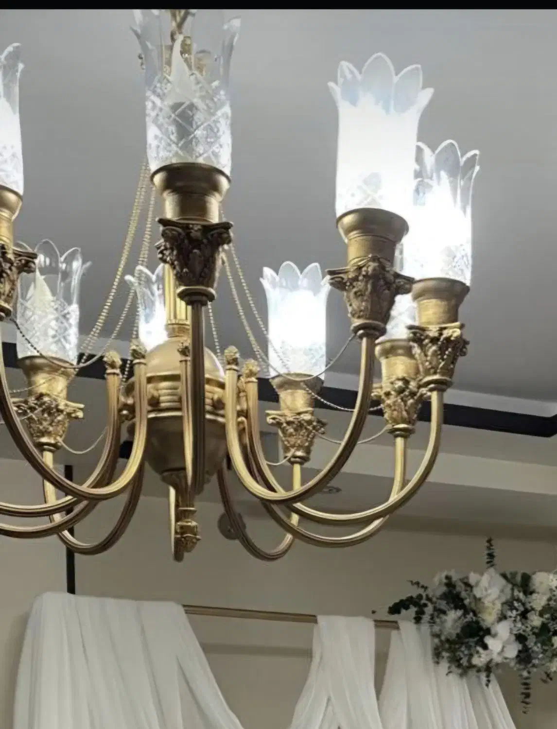 یک عدد لوستر برنجی نو و کم کار کرده|لوستر و چراغ آویز|اصفهان, محمودیه|دیوار