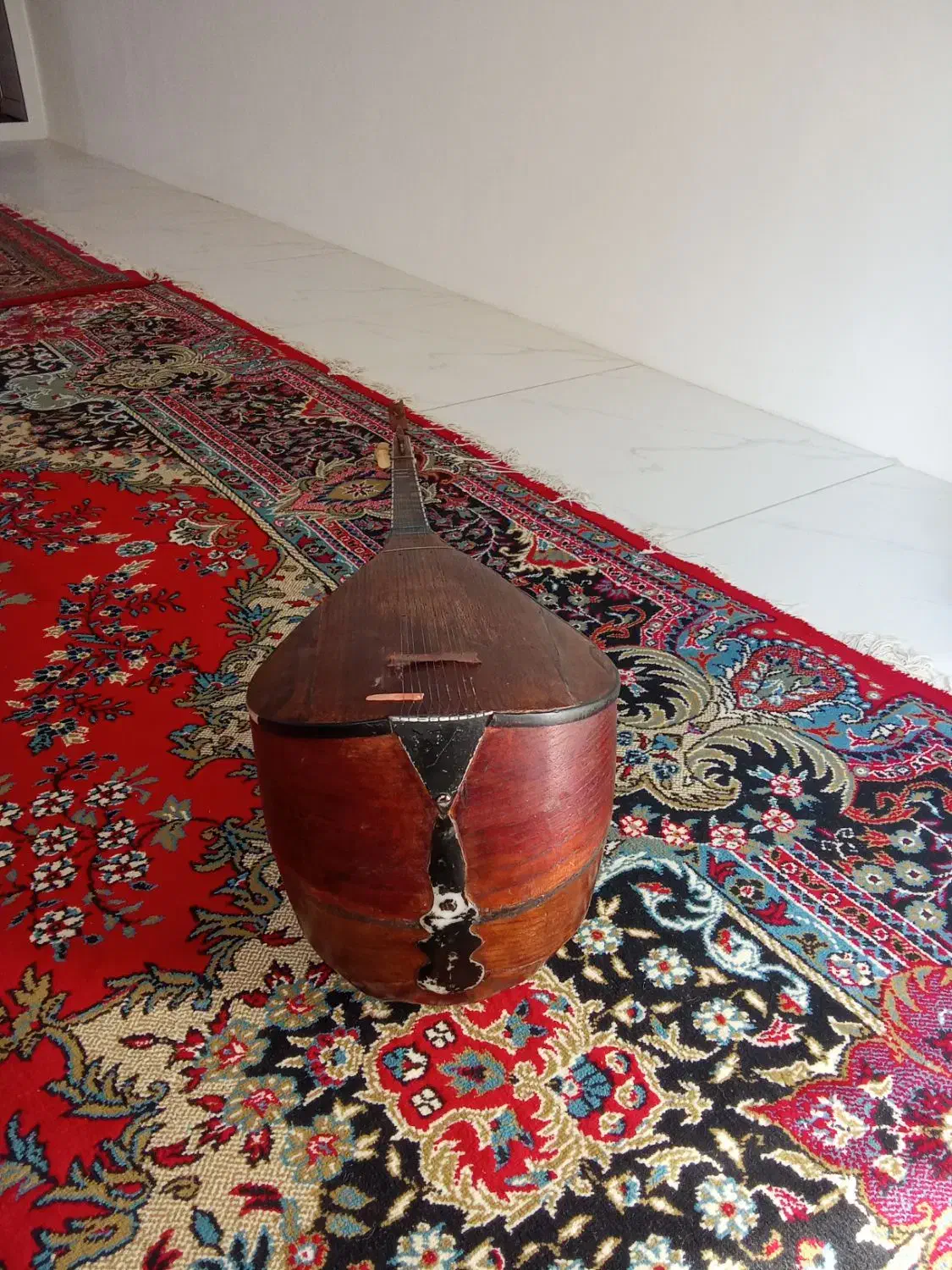 ساز قدیمی 80سال قدمت عتیقه با مهر مسیحی|سازهای سنتی|همدان, |دیوار