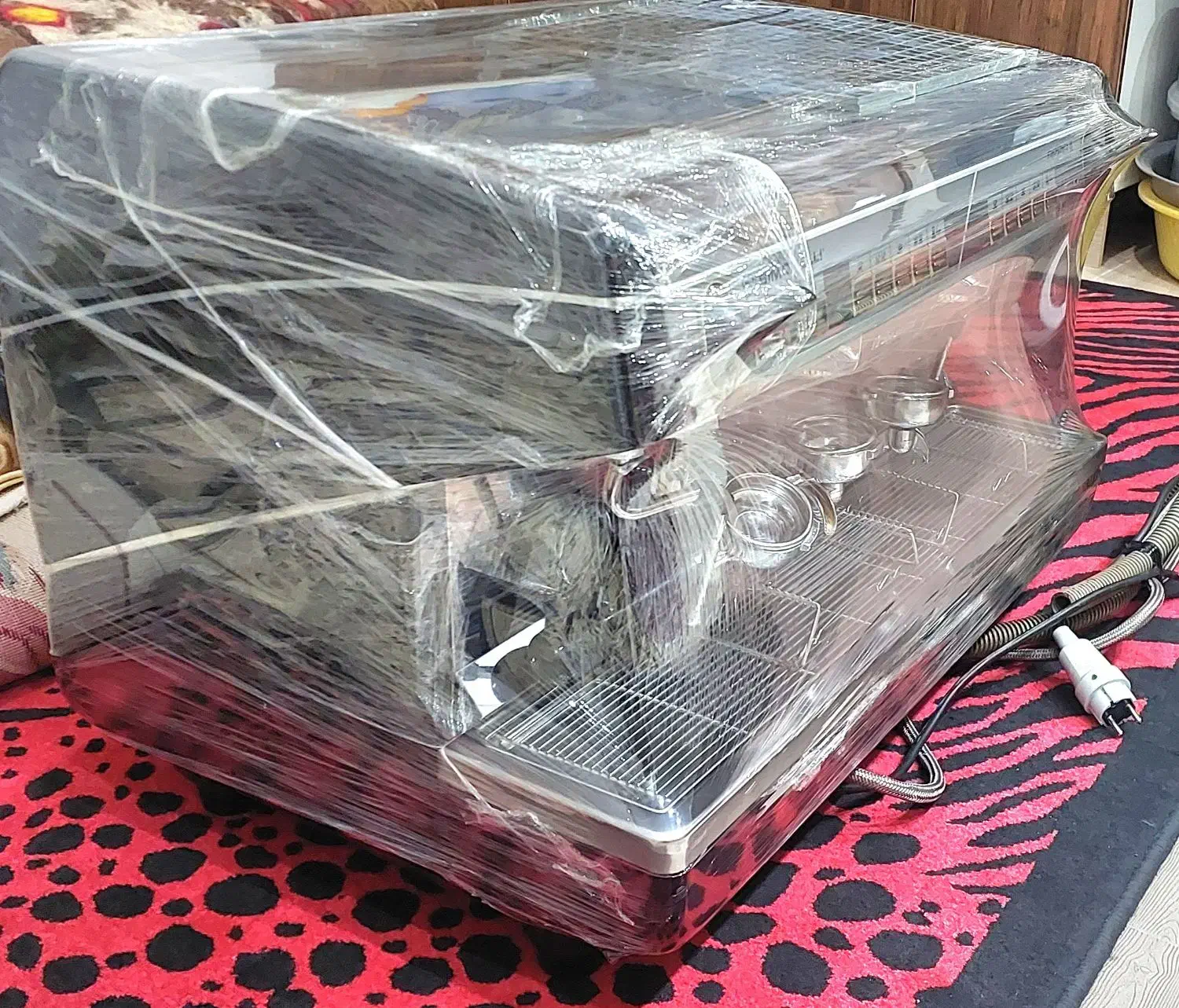 دستگاه  اسپرسو سیمونلی ایتالیایی|کافی‌شاپ و رستوران|قم, باغ شریفی|دیوار