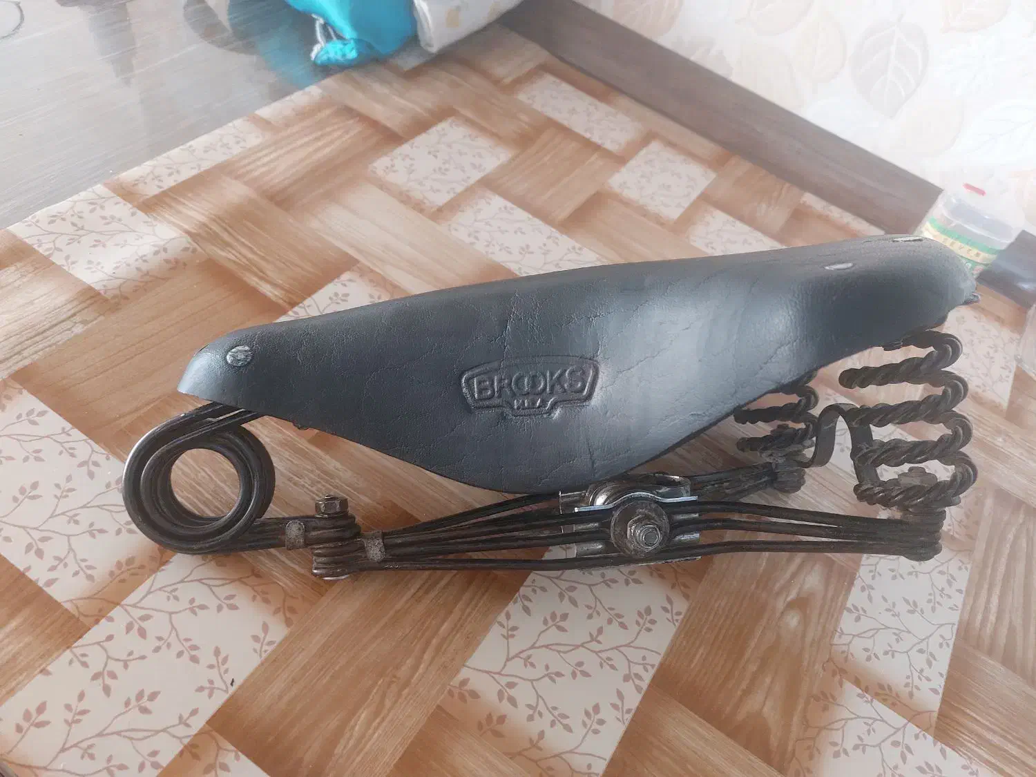 یک عدد زین بروکس در حد نو|دوچرخه، اسکیت، اسکوتر|شاهین‌شهر, گزبرخوار|دیوار