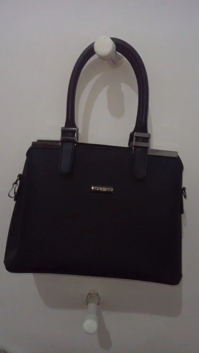 کیف بزرگ|کیف، کفش، کمربند|بروجرد, |دیوار