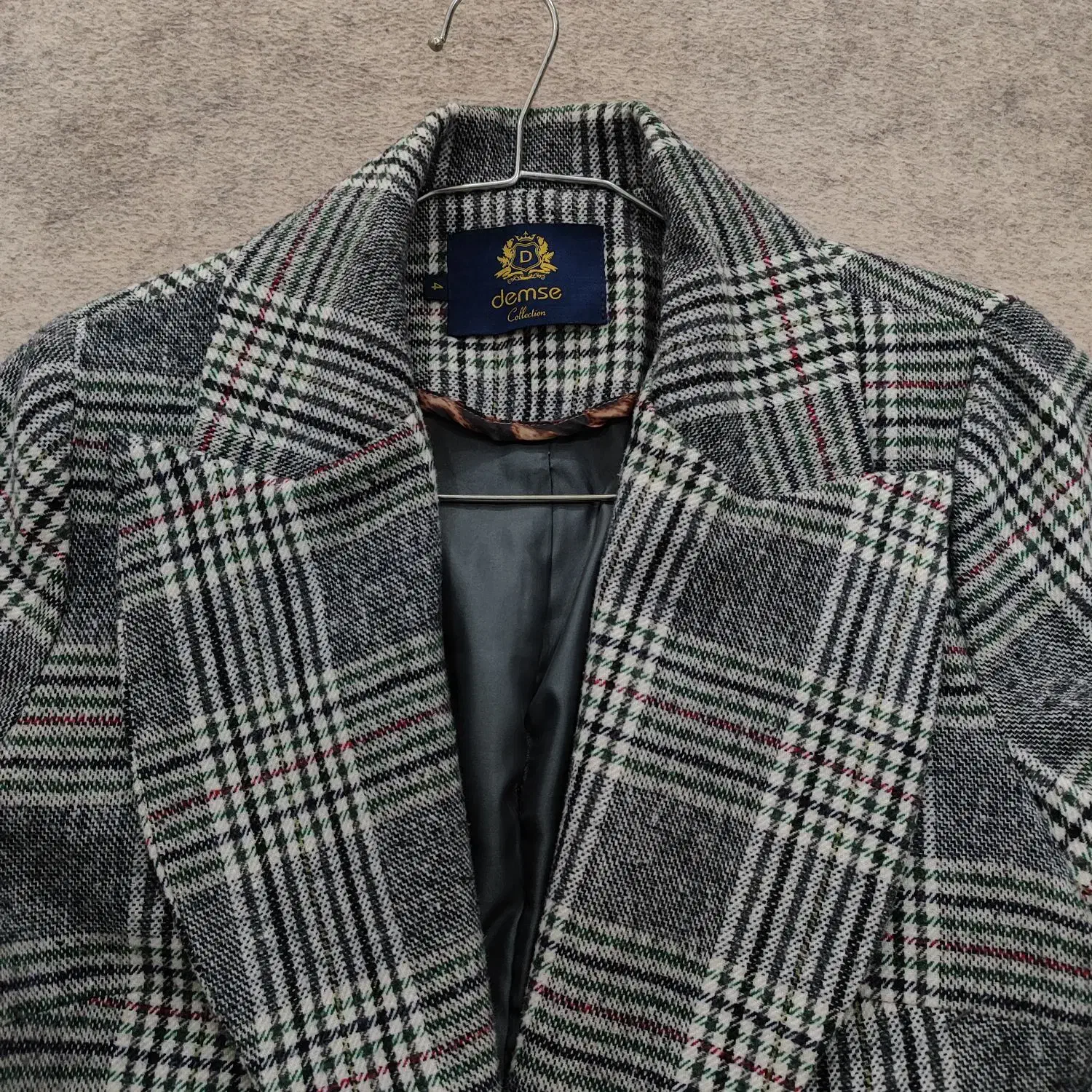 پالتو سایز ۵۰|لباس|قم, باغ کرباسی|دیوار