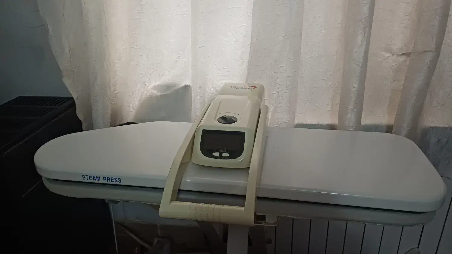 اتوی بخار پرسی|اتو و لوازم اتو|لاهیجان, قیام|دیوار