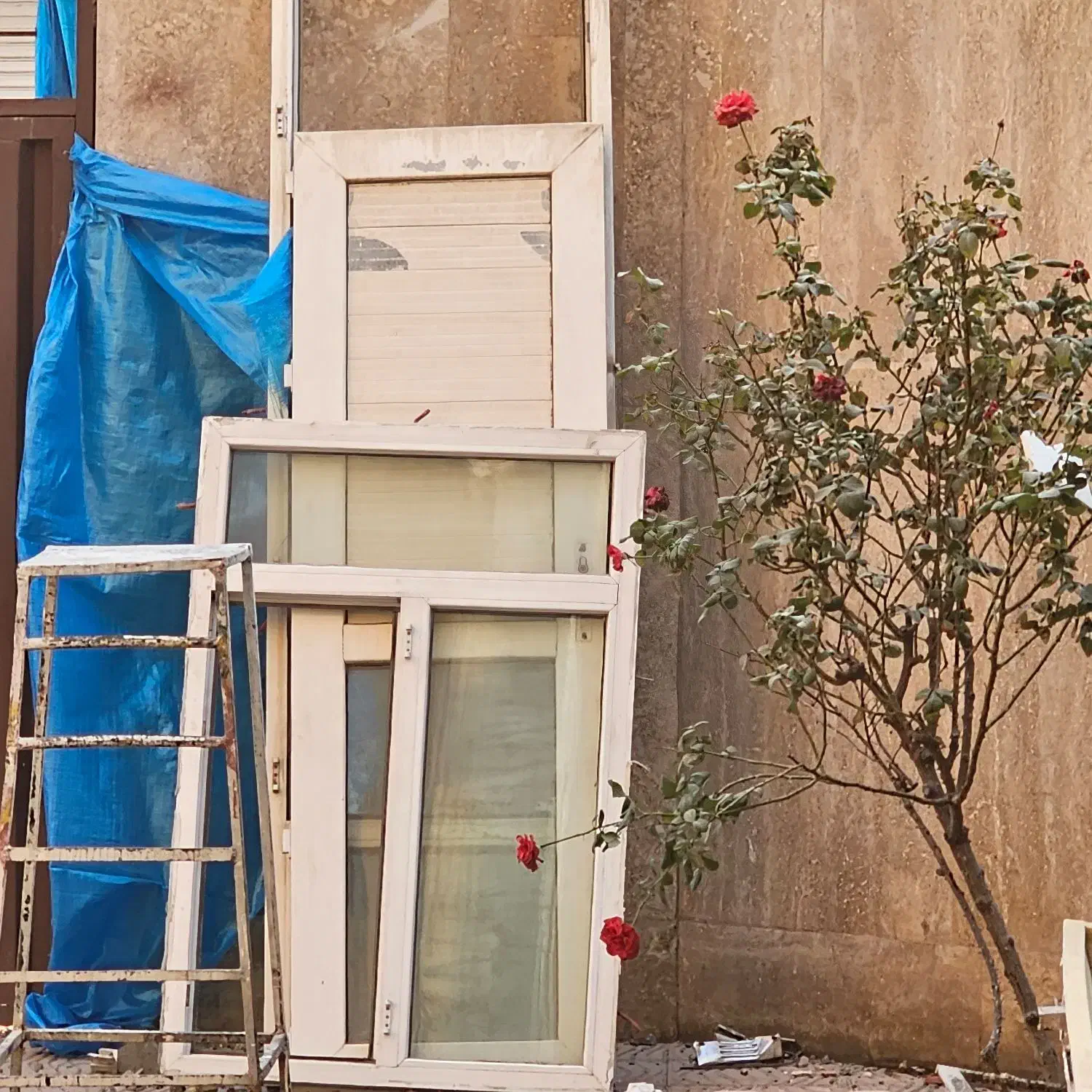 تعدادی و پنجره پی‌وی‌سی با شیشه‌|مصالح و تجهیزات ساختمان|پاکدشت, پاکدشت (مامازند)|دیوار