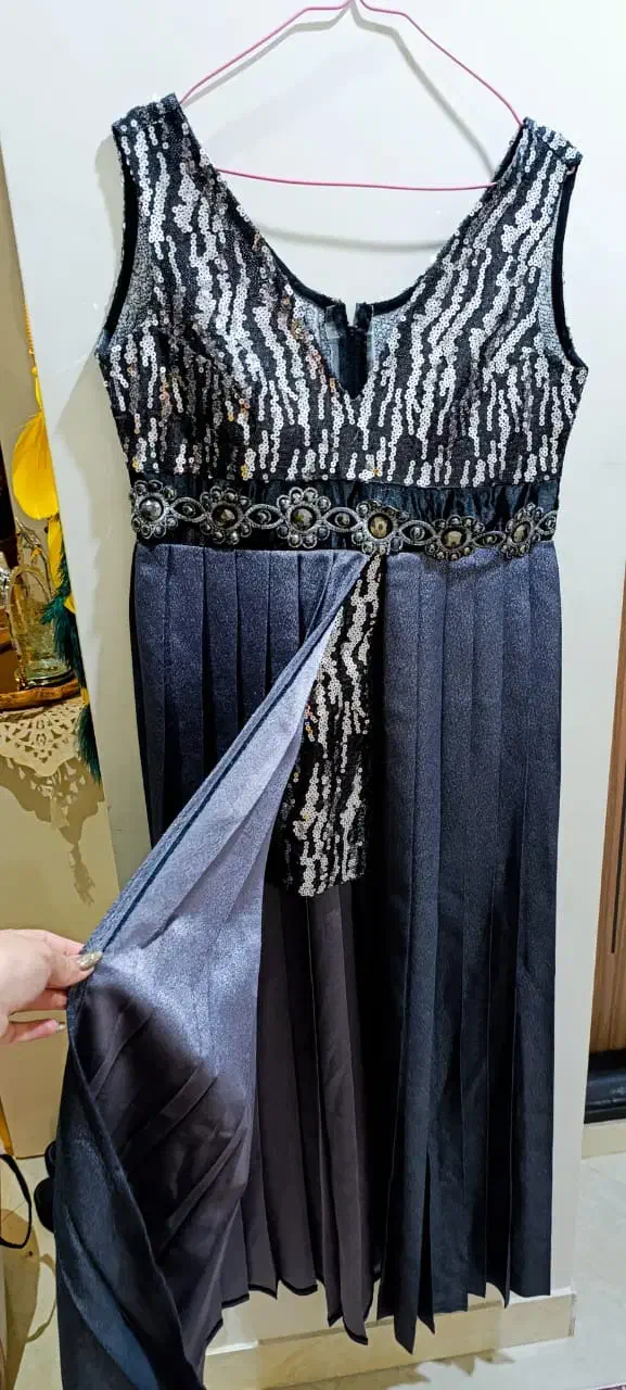 تعدادی پیراهن مجلسی|لباس|ارومیه, |دیوار