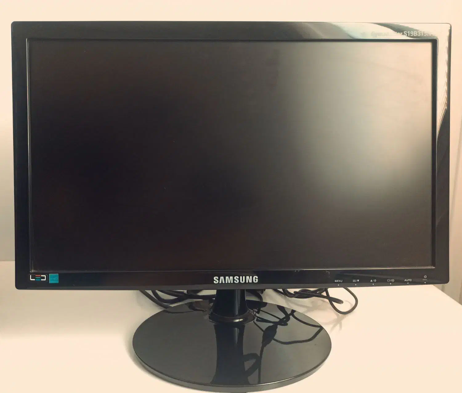 کامپیوتر ( مناسب برای کارهای سبک و معمولی )|رایانه رومیزی|تبریز, |دیوار