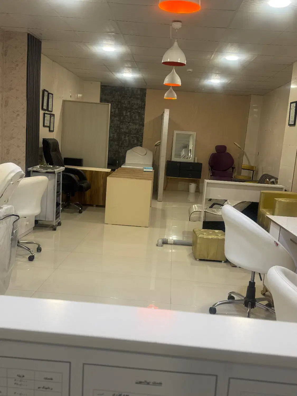 واگذاری وسایل سالن زیبایی|آرایشگاه و سالنهای زیبایی|کرمان, |دیوار