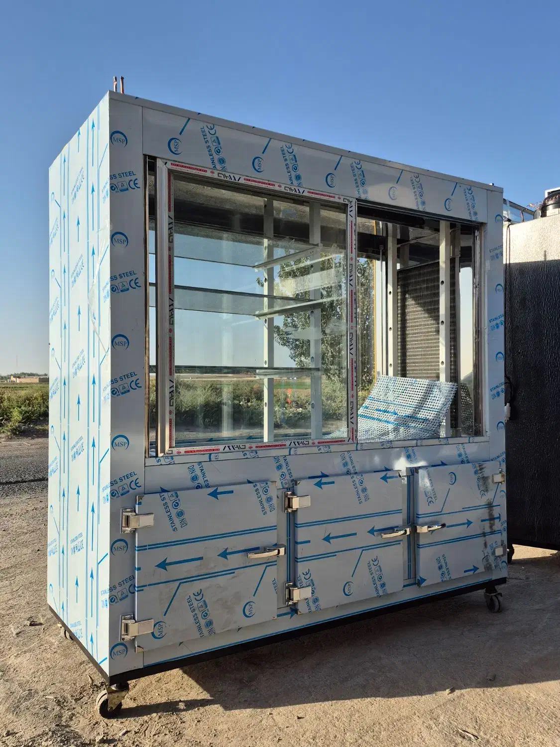 یخچال کبابی دومتر درب کشویی|فروشگاه و مغازه|قم, شهرک امام حسین|دیوار