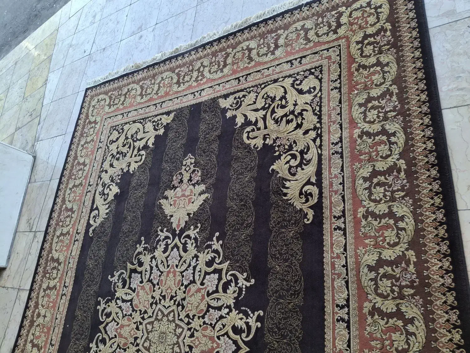 فرش|فرش|اهواز, کوروش|دیوار