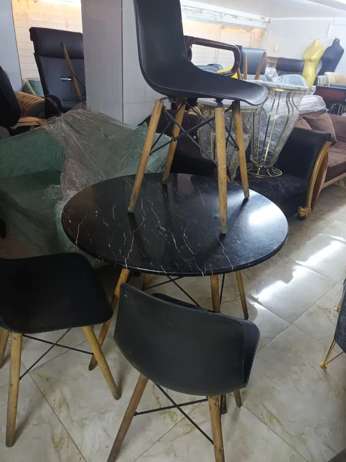 اخر نیرو حافظ ۴۰|میز و صندلی غذاخوری|شوشتر, |دیوار