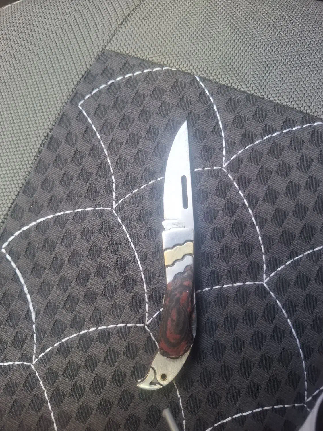 چاقو خوش دست|کلکسیون اشیاء عتیقه|اهواز, زیتون کارگری|دیوار