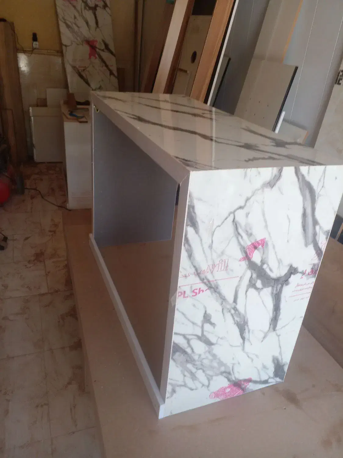 میز ام دی اف ب ابعاد۱۱۰در۵۰ ب ارتفاع۸۰|میز تحریر و کامپیوتر|سیرجان, |دیوار