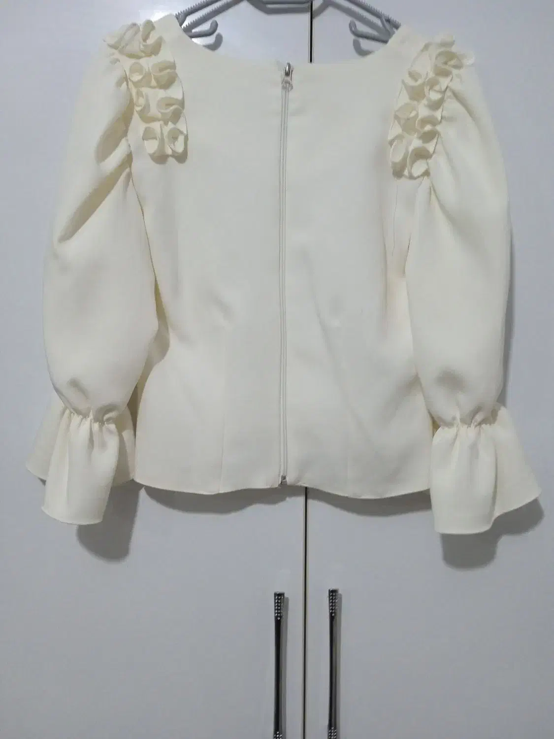 شومیز|لباس|گرگان, |دیوار