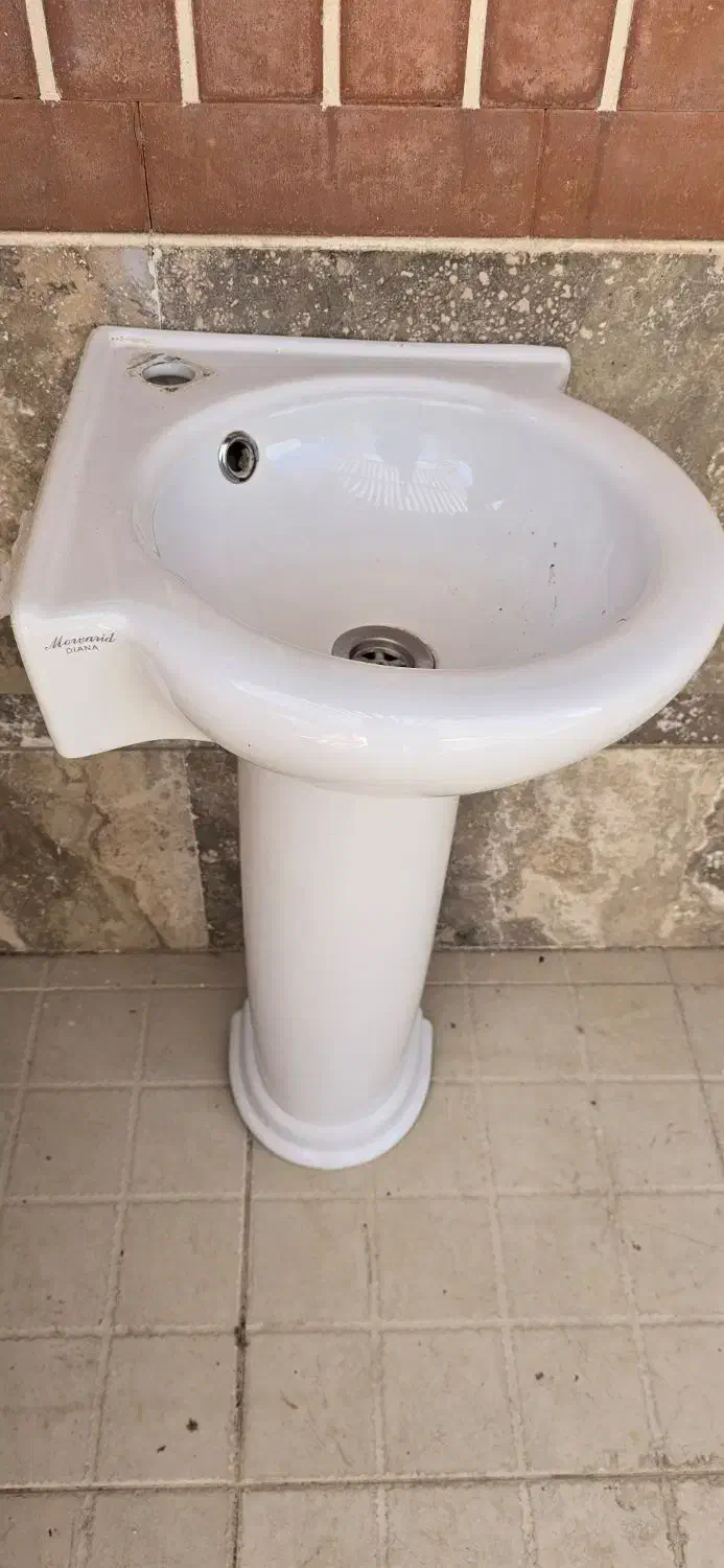 روشویی سه کنج گلسار ۴۰×۴۰|لوازم سرویس بهداشتی|صدرا-فارس, فاز ۱|دیوار