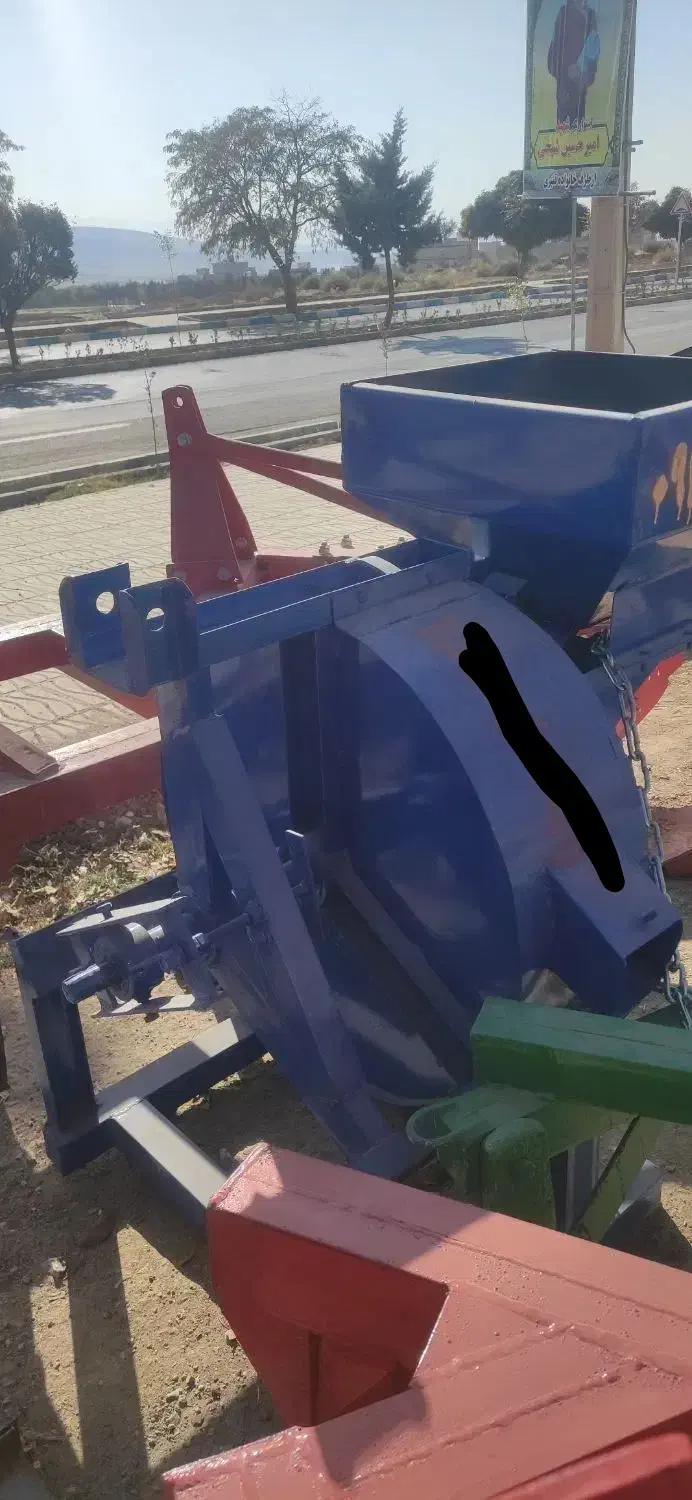 خوراک دام پشت تراکتوری|ماشینآلات صنعتی|هرسین, |دیوار