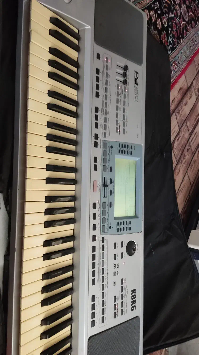 اورگ پی پنجاه|پیانو، کیبورد، آکاردئون|بشاریات, |دیوار