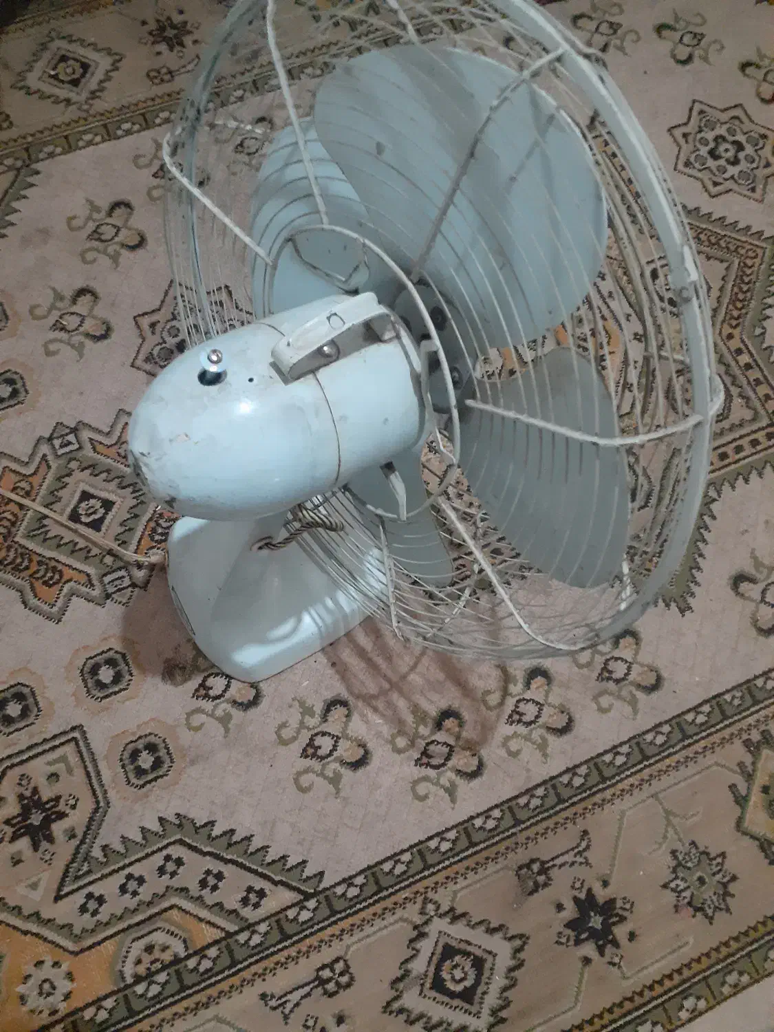 پنکه تمام فلزی خیلی قدیمی سالم|پنکه و تصفیه‌کنندهٔ هوا|آبدانان, |دیوار